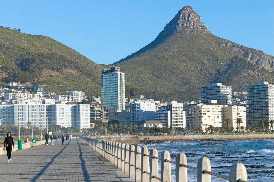 1 Bedroom Property for Sale in Sea Point Western Cape